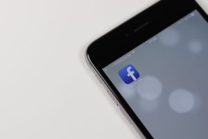 testuje sociální síť Facebook
