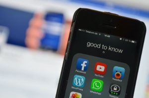 Facebook propojuje tři aplikace