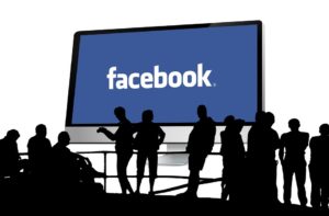 Rusko se pustilo do boje s Facebookem a Twitterem