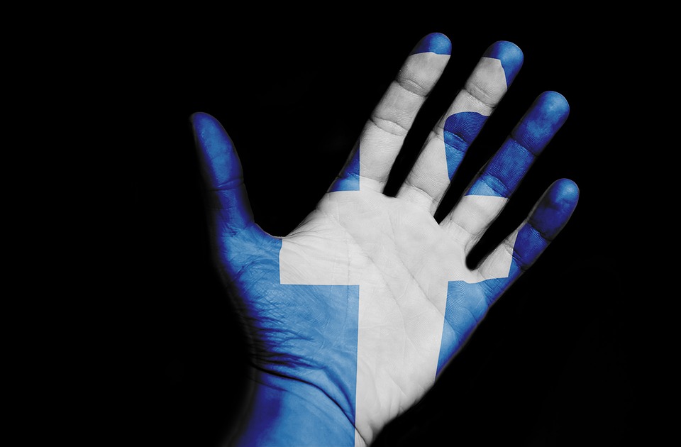 Facebooku se i po všech skandálech daří, nejvíce peněz je z reklamy