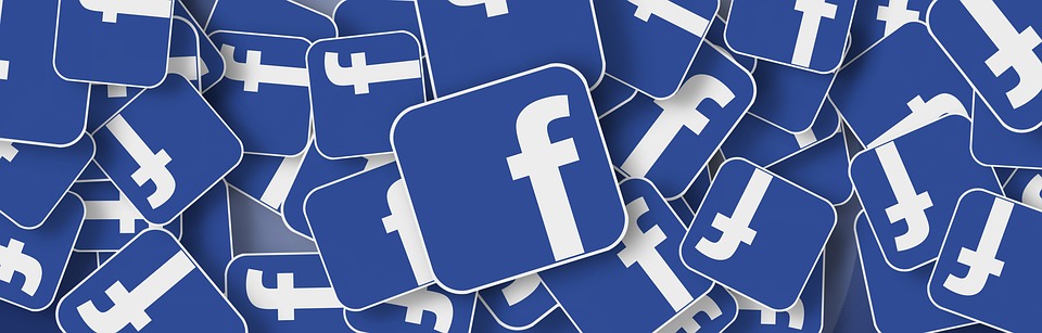 Společnosti Facebook se poprvé v historii propadl zisk