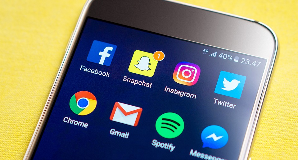 Přejmenování Instagramu a WhatsAppu na spadnutí
